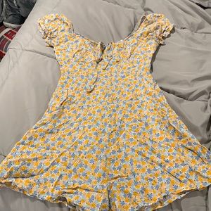 Tillys floral romper xs